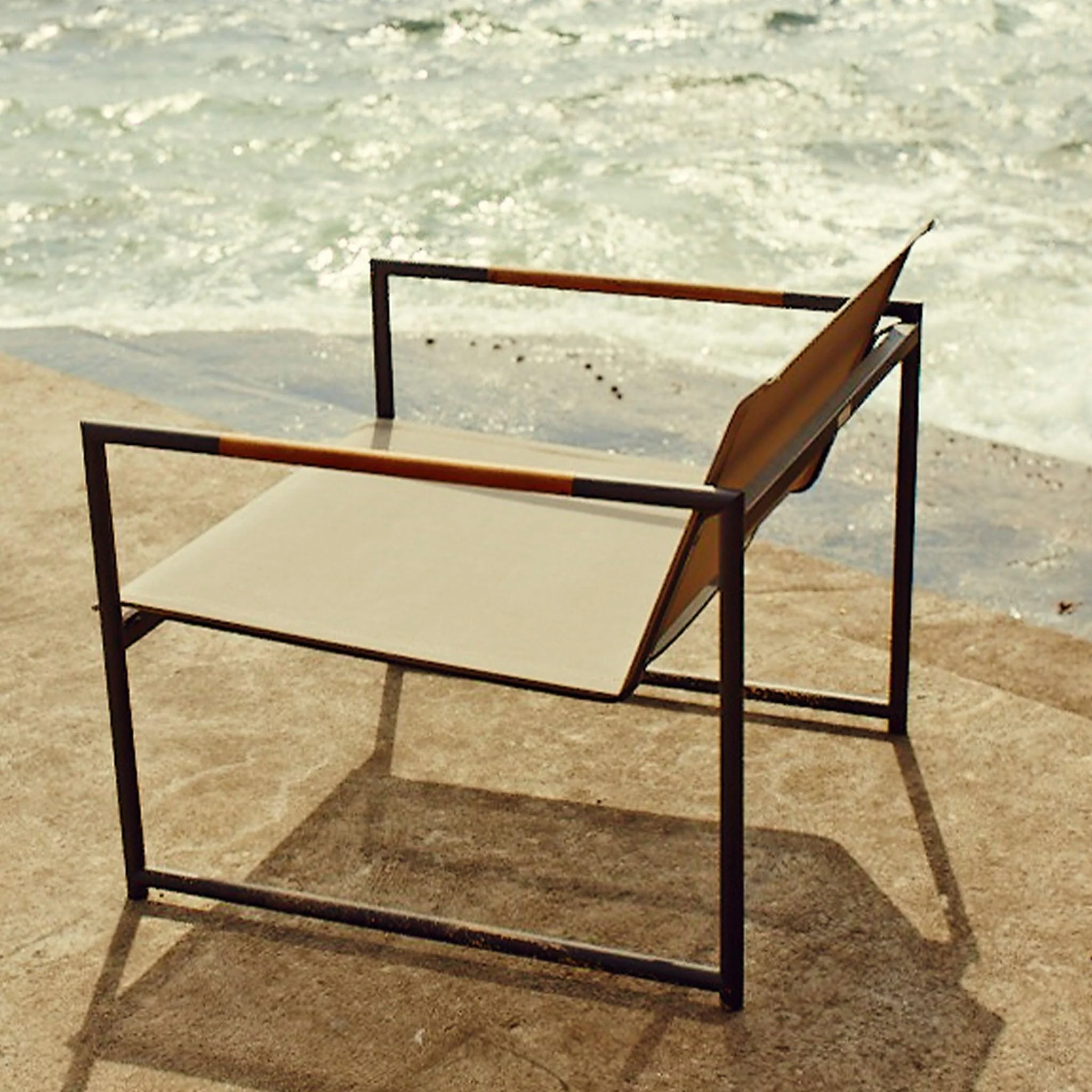 Breeze Lounge Chair - Image 8